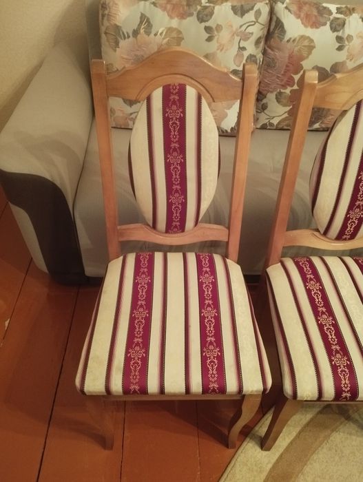 Продам дерев'яні стільці