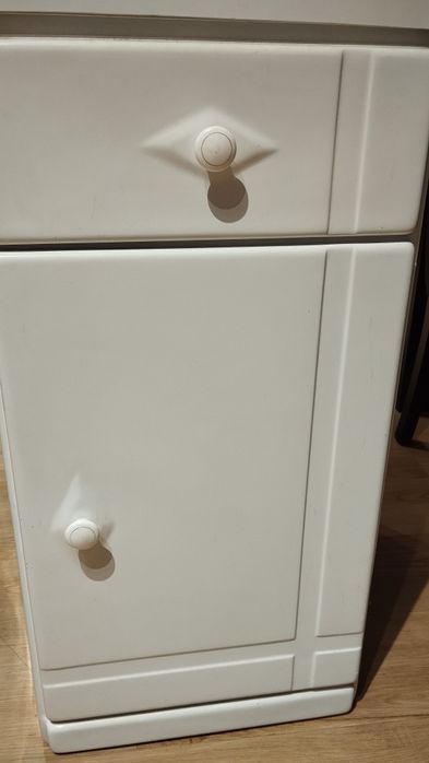 Movel pia em plástico