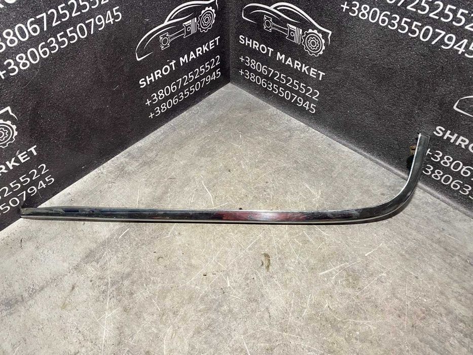 Хромована накладка молдинг заднього бампера Mercedes W210 A2108800736
