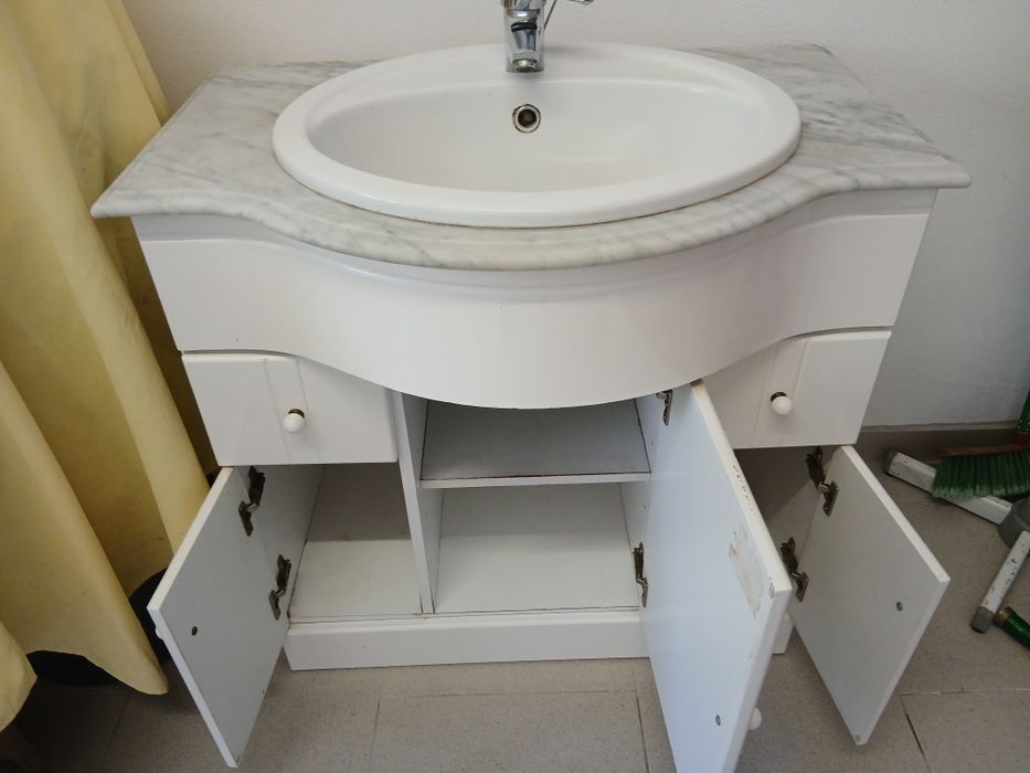 Movel de casa de banho branco