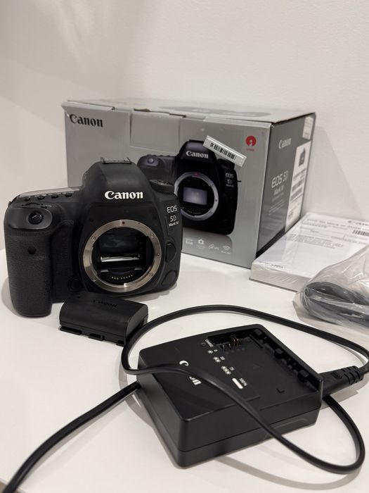 Продається фотоапарат canon 5d mark 4