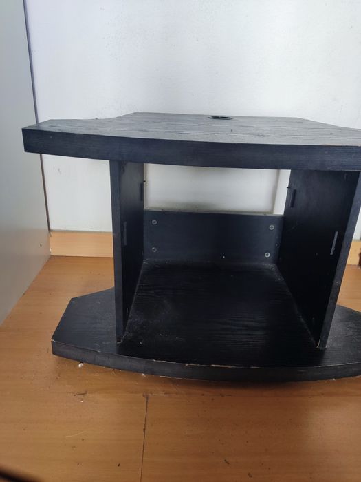 Móvel preto para TV