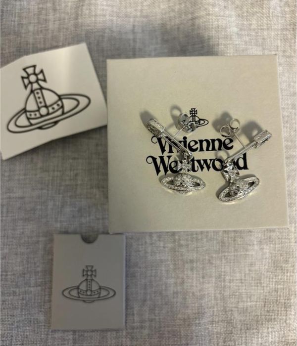Сережки Vivienne Westwood Rhodium lucrece safety pin drop earrings