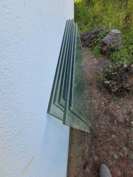 Vidros temperados retangulares em excelente estado64177159244545122