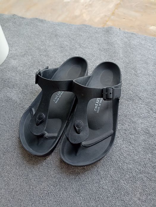 Шльопанці red APPLE