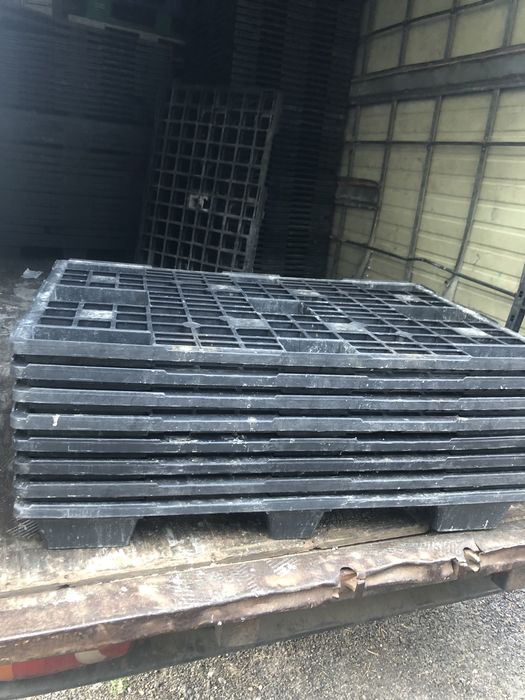 Palety plastikowe 120x80