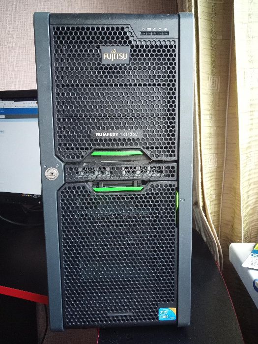 Комп'ютер сервер Fujitsu Primergy TX150