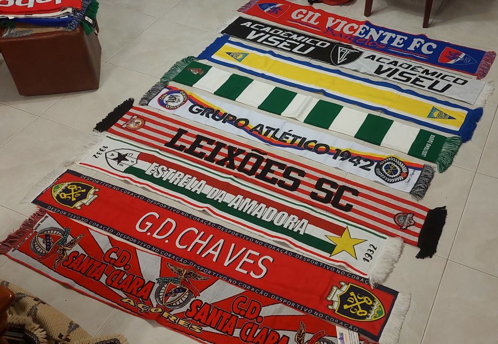 9 echarpes ,bufandas de  varios clubes