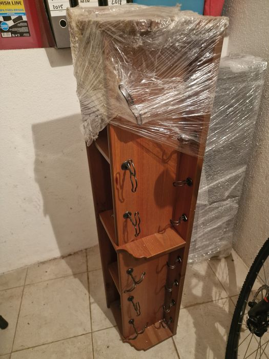 Prateleira com cabide em Pinho IKEA