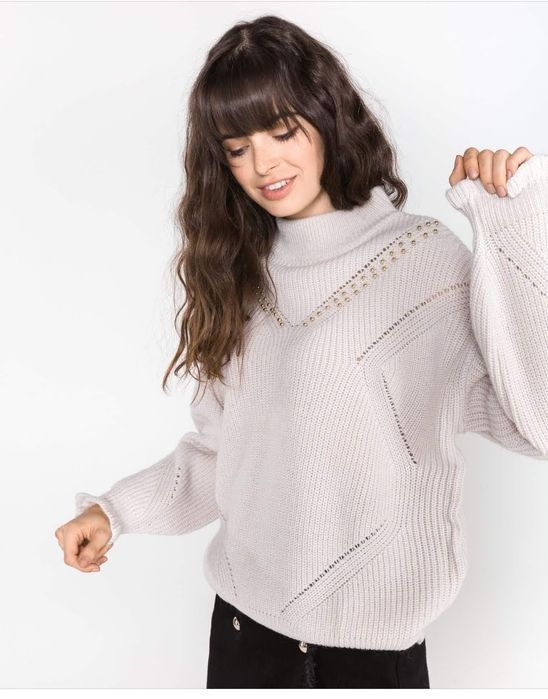 Теплий светр від Guess.