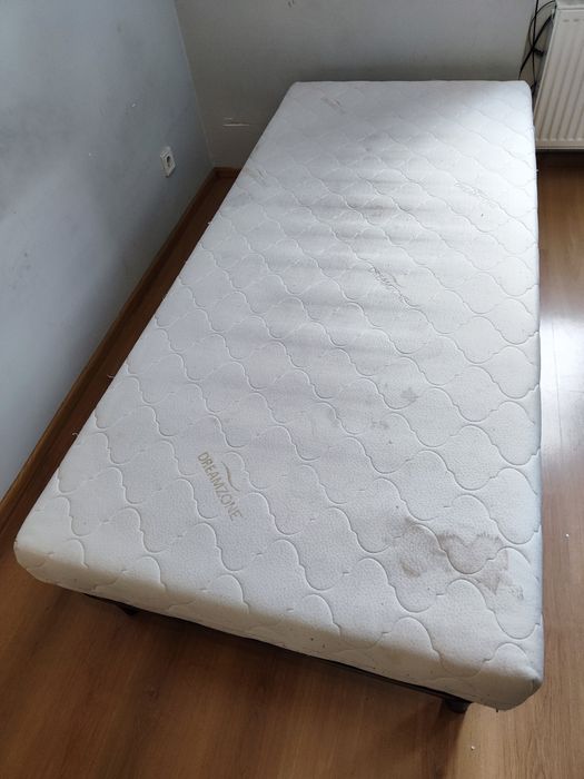 Матрас безпружинний.