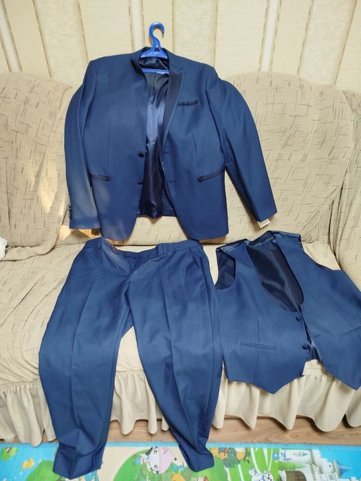 Весільний костюм