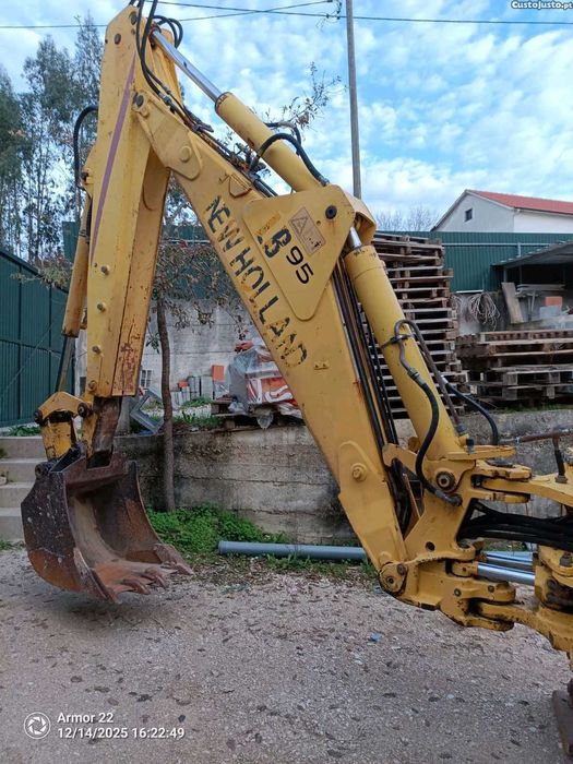 Retroescavadora - NEW HOLLAND LB95