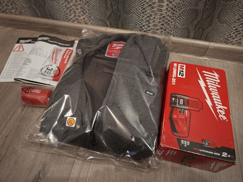 Bluza Milwaukee XL + bateria + ładowarka