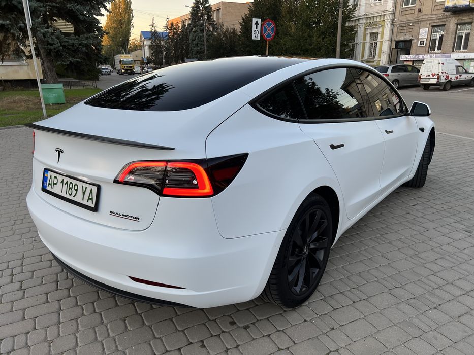 2023 Tesla Model 3 Perfomance