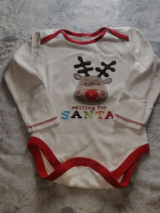 Body Świąteczne r.74/80+ skarpetki + czapeczka( nieswiateczna)