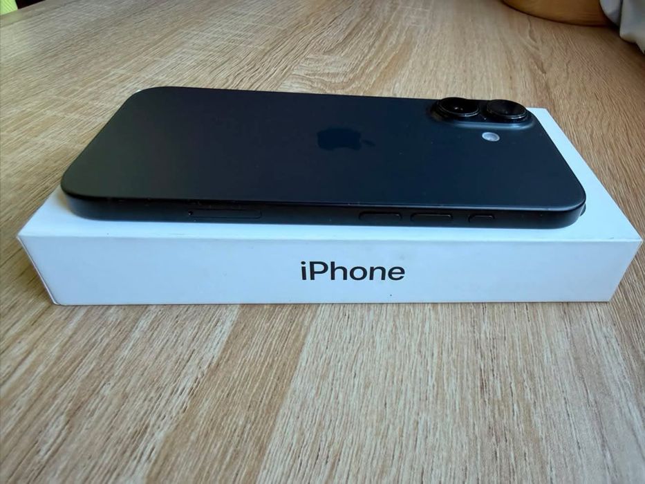 iPhone 16  Preto  128G
