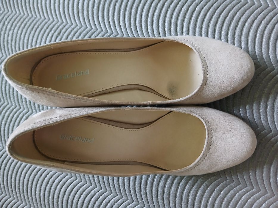 Buty na obcasie rozmiar 38