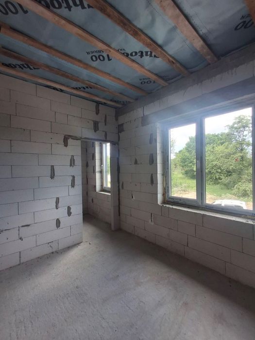 Продам Таунхаус на вул. Молодіжній, 103 м², ділянка 1,8 сотки — 79 000 $. Автономне Опалення. Власне Паркомісце. Готові Документи.
