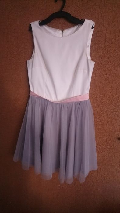 Sukienka 38 z paskiem