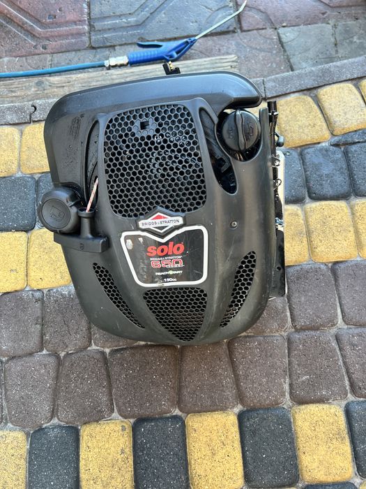 Двигун двигатель газоноксарки газонокосилки бу Briggs&stratton