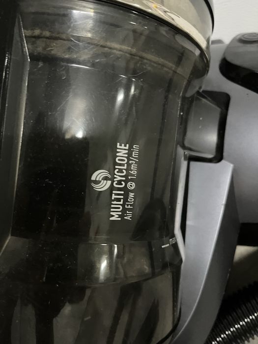 Aspirador Grundig VCC 7670 A