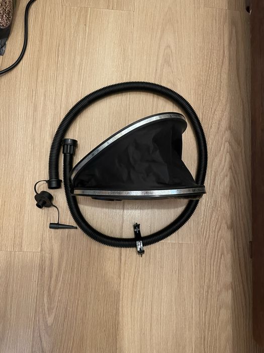 Bomba de pé para campismo