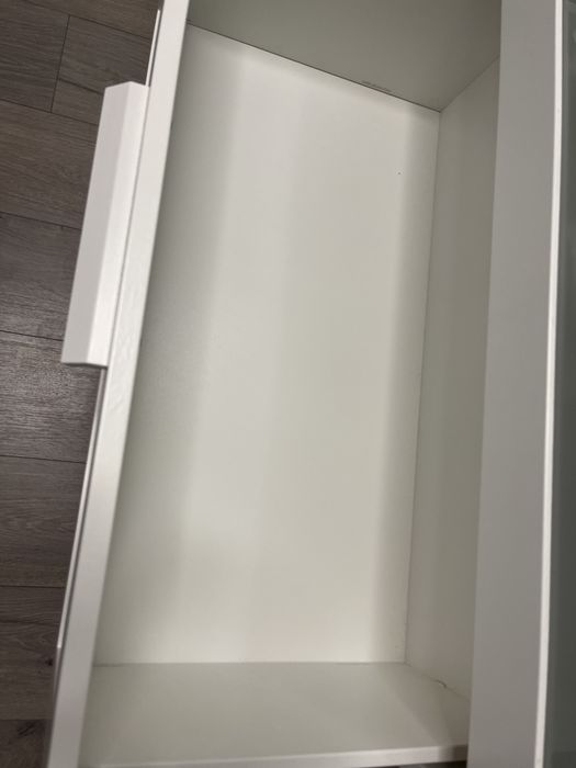 Movel branco ikea com algumas imperfeiçoes