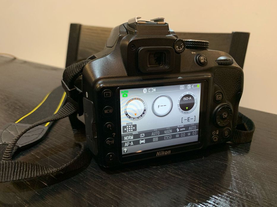 Nikon D3400 + Objetiva 18-55mm AF-P VR + Acessórios