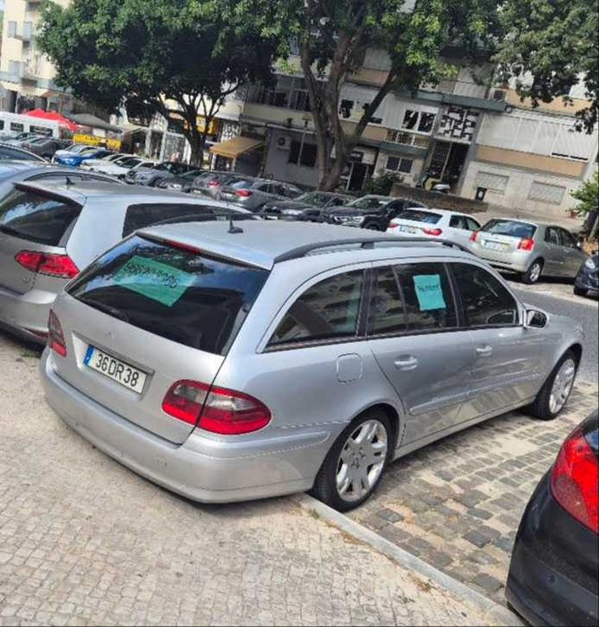 Carrinha Mercedes E220 - Automática - Diesel 150cc - 7 lugares foto 3