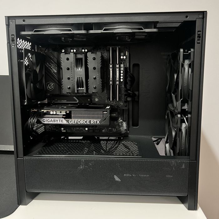 Pc Ryzen 5 5500x3d + 5060 gigabyte 8 gb