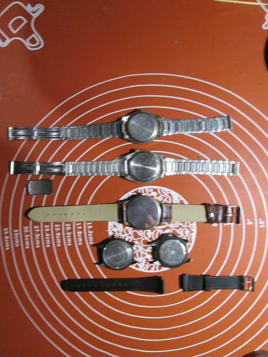 Наручные часы в разному состоянии