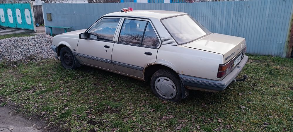 Продам Опель аскону ціляком на запчастини.