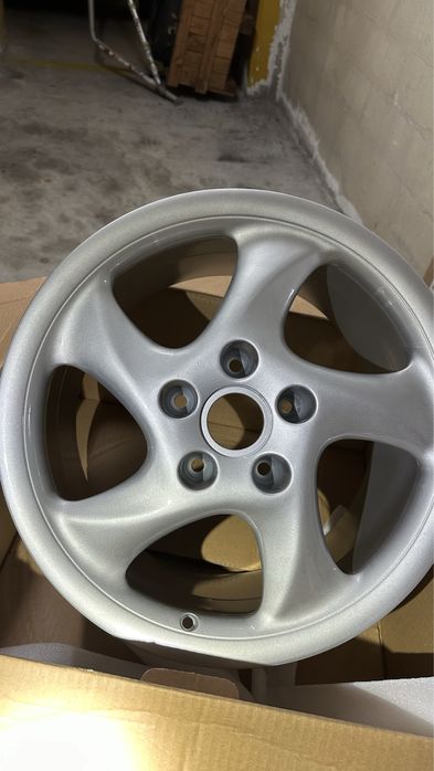 Motor 996 e material  jantes Porsche 993