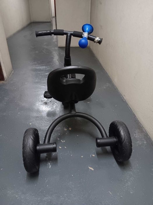 Triciclo infantil