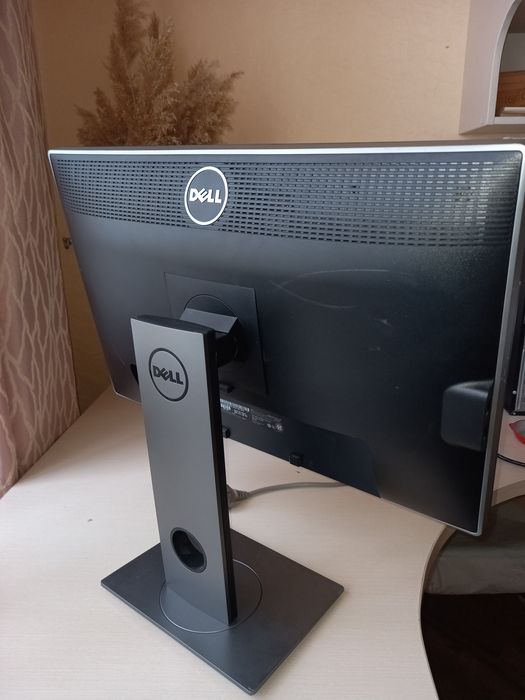 Монитор DELL u2412Mb