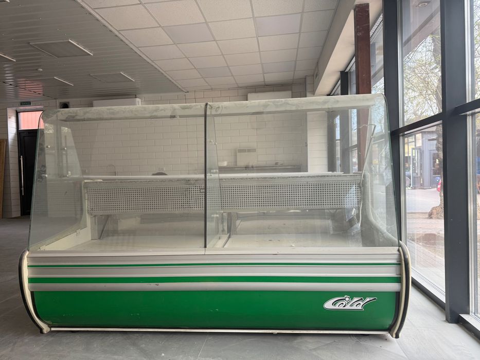 Продам б/у вітрину в робочому стані.
Кондитерська