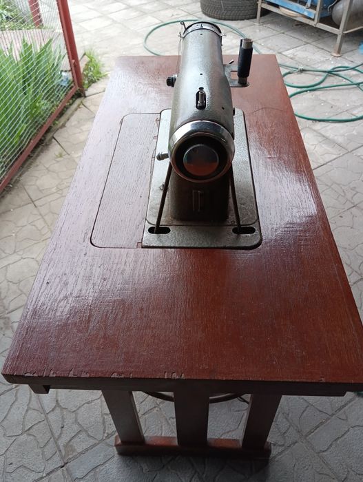 Старовинна швейна машина Lucznik