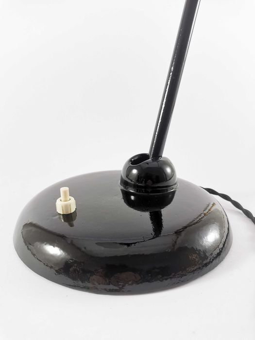 candeeiro de mesa Kaiser Idell 6551 1ª edição industrial iluminação