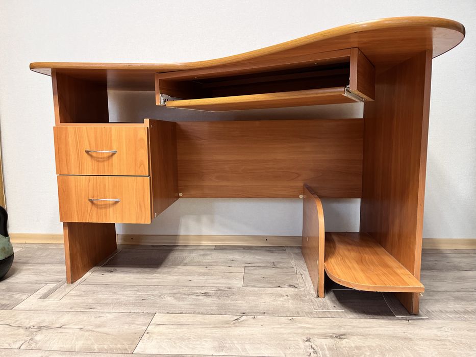 Терміново! Компютерний письмовий стіл/офісний учбовий /стол письменный