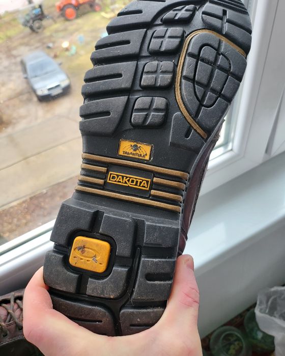 Продам рабочие ботинки