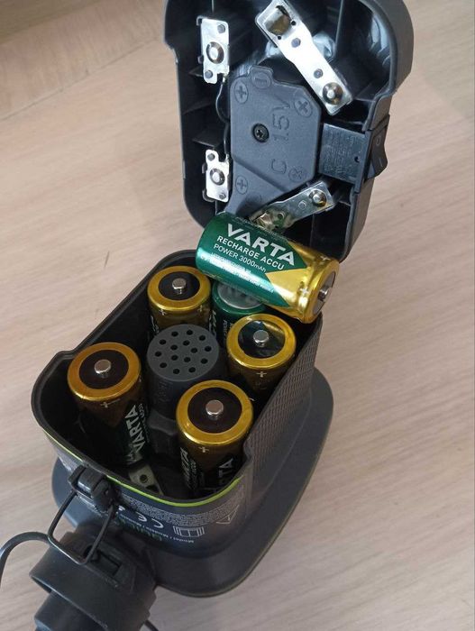 насос интекс с аккумуляротми 6шт intex