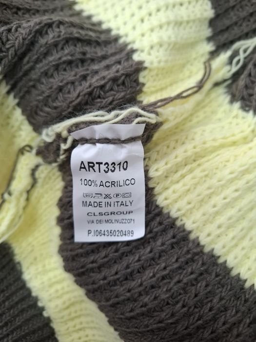 Sweter w szerokie.pasy oversizie