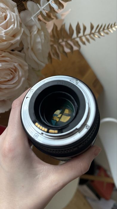 Canon ef 2.8 100mm macro