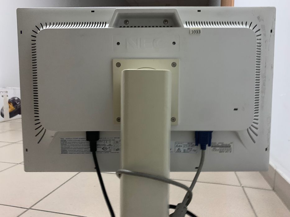 Монитор NEC MultiSync E222W 22"