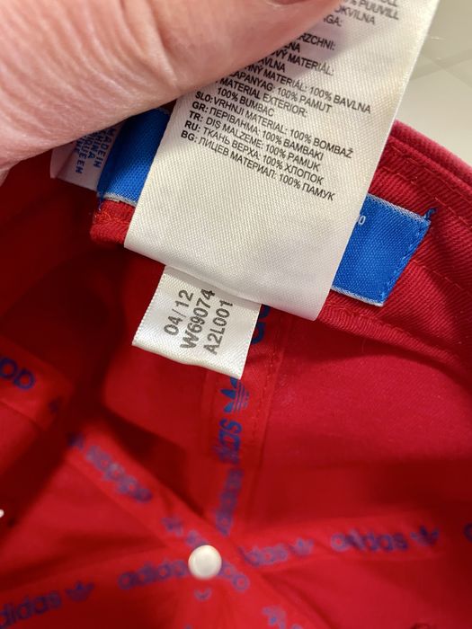 Бейсболка Adidas. Обємна вишивка. Червона. Оригінал.