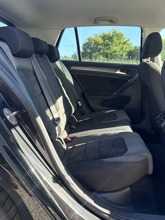 Volkswagen Golf 7,5        1.6 TDi 115cv (Look GTi)
