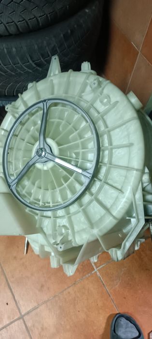 Sprzedam uszkodzoną pralkę Amica na części