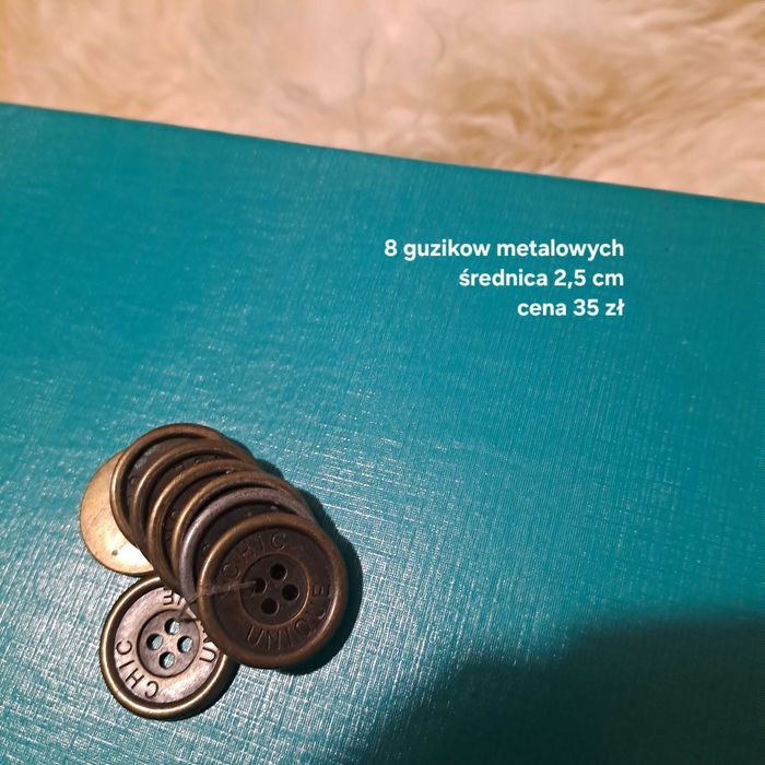 Guziki metalowe 8 sztuk