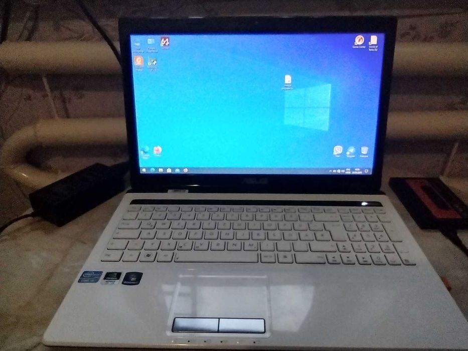 Стильний Asus X53S/15.6"/ Core i3-2310M/6 GB RAM/240 GB SDD/ GT 610